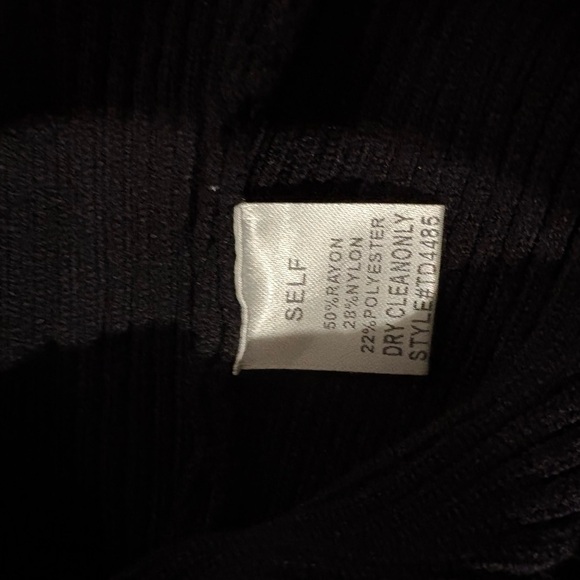 Elegant Black Long Sleeve Dress - Picture 6 of 6